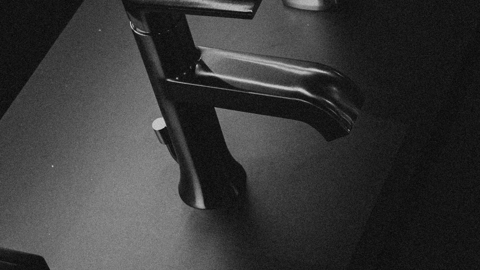 Chrome vs Matt Black vs Brushed Brass Taps — Which Finish is Right?
